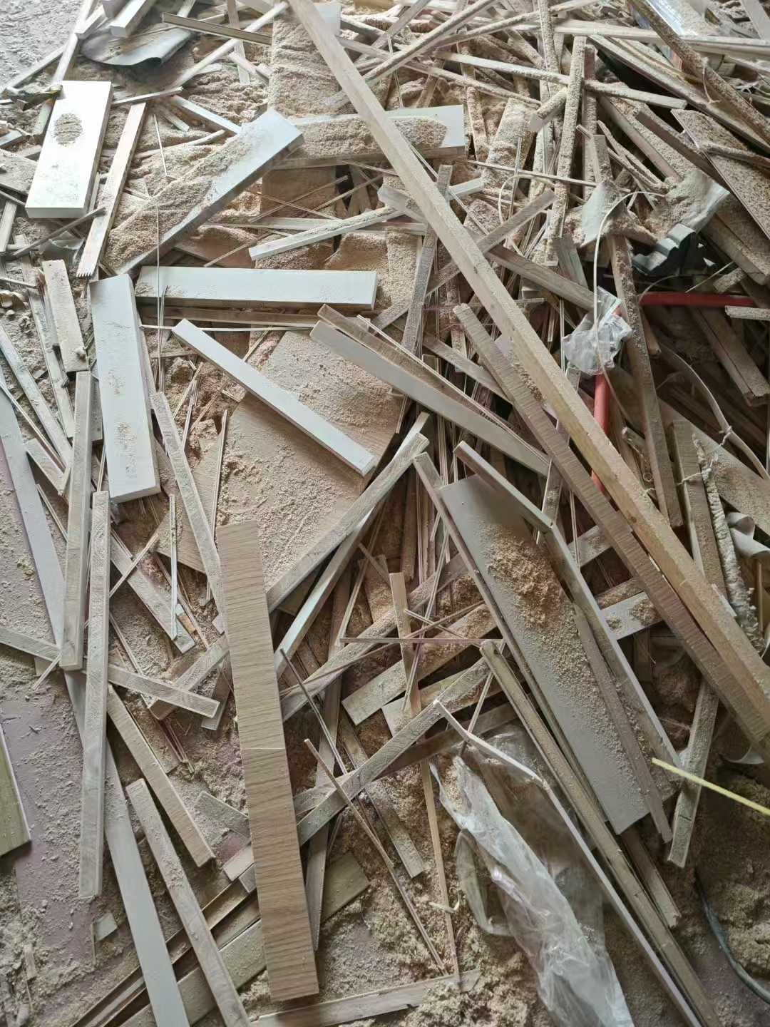 想看到是不是真木頭，請(qǐng)去工地哦